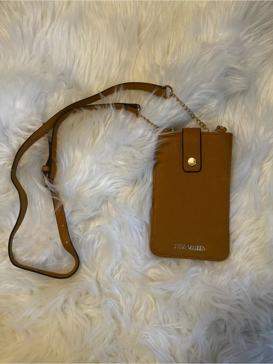Steve Madden Handbags - Steve Madden Dream Phone And Credit Card Crossbody With Chain Strap